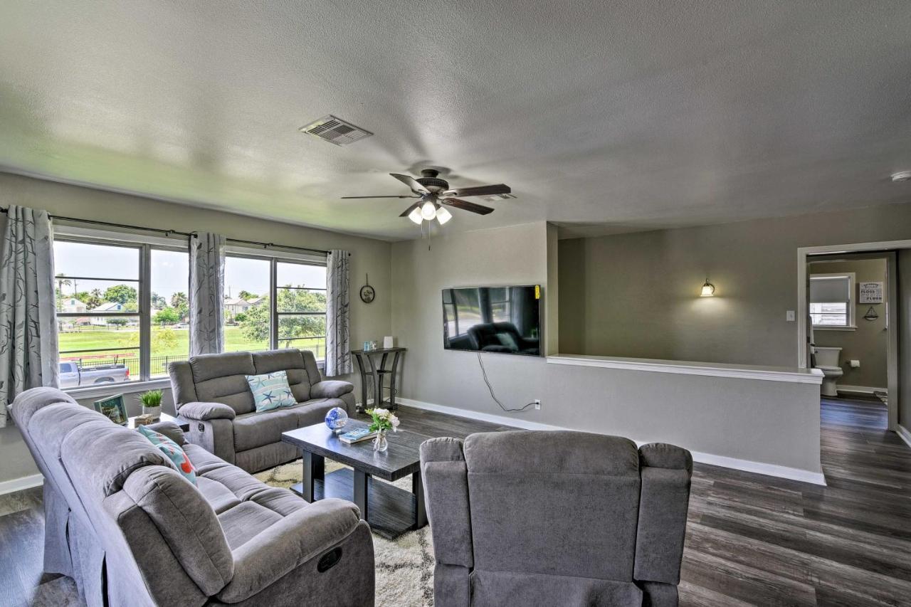 Spacious And Modern Family Duplex In Galveston! Εξωτερικό φωτογραφία